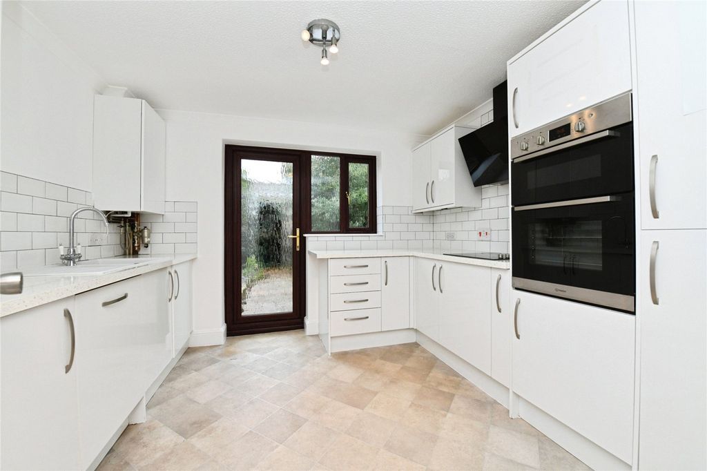 Property photo 2 of 21 Interior