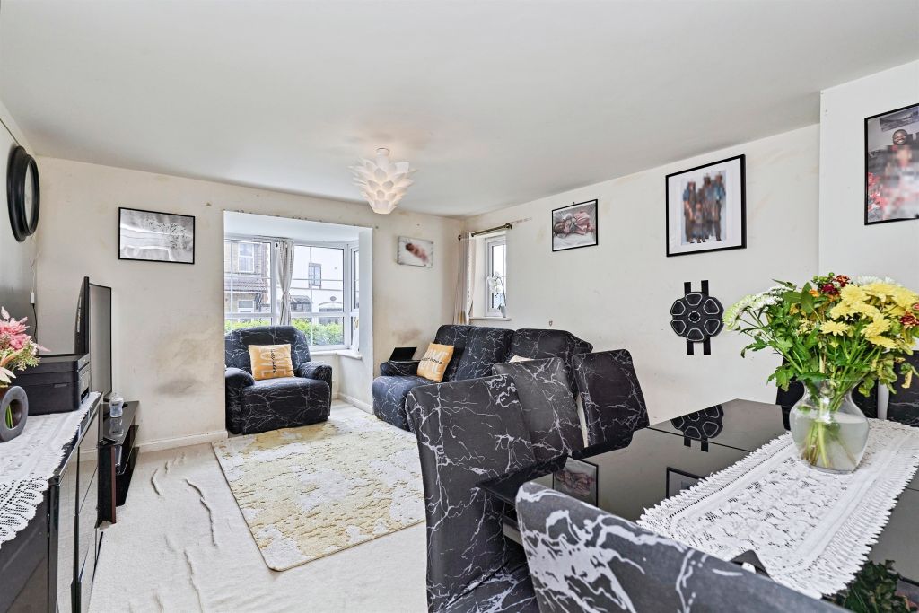 Property photo 2 of 40