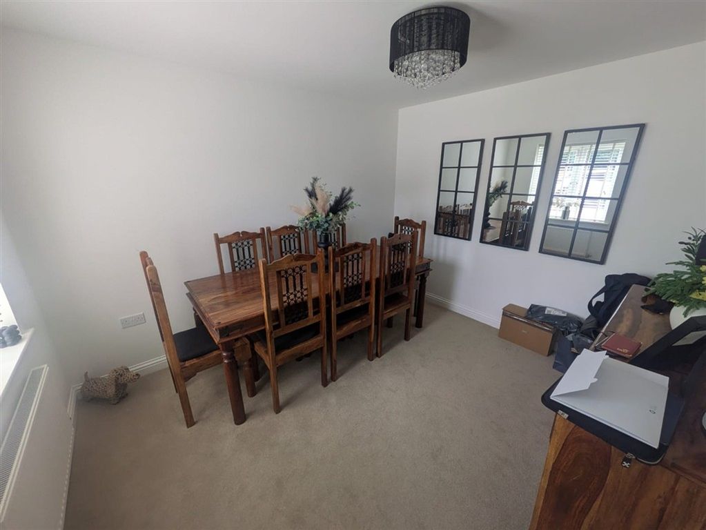 Property photo 3 of 9 Lounge/Diner
