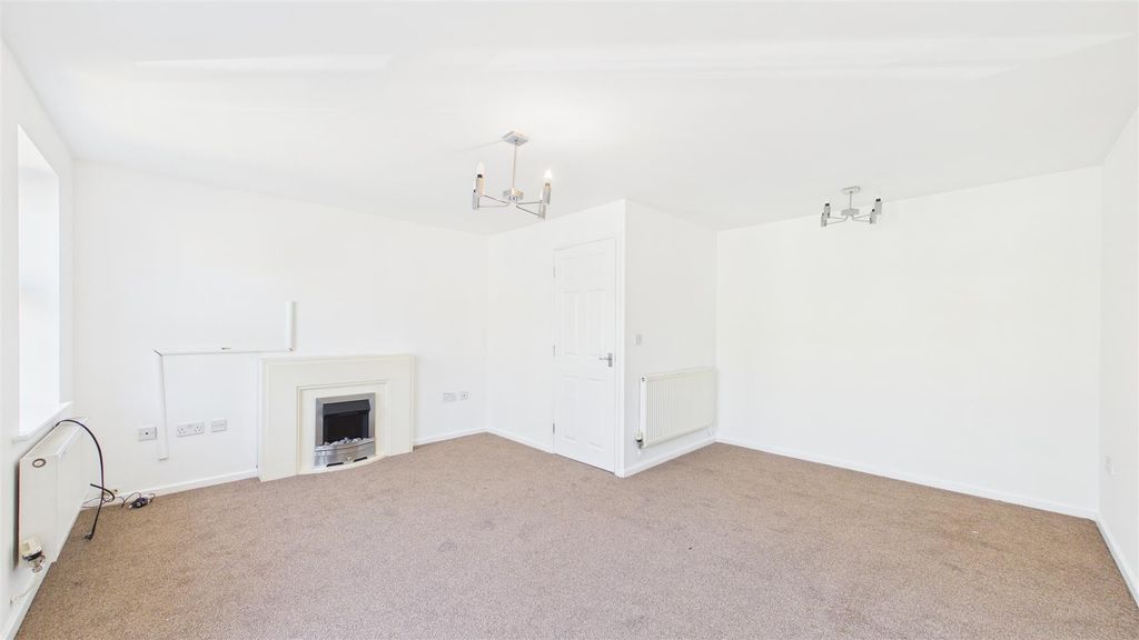 Additional image 8 of 4 bed town house for saleLarch Gardens, Bilston, West Midlands WV14