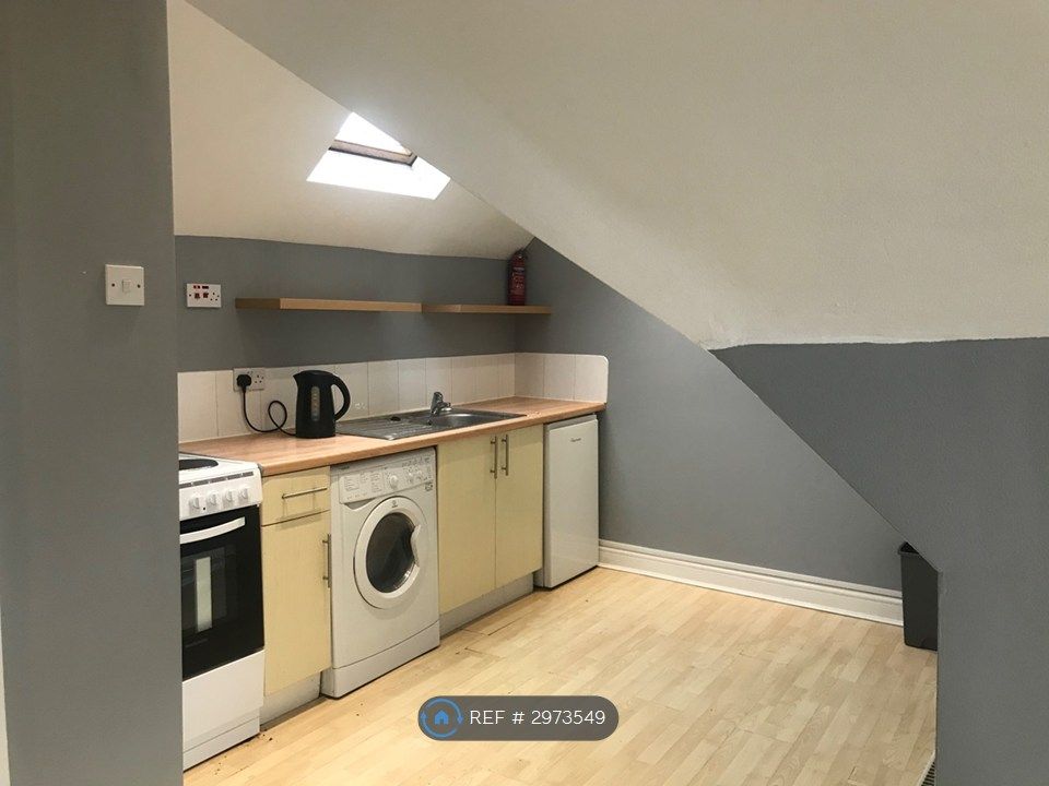 Property photo 1 of 8 Kitchen