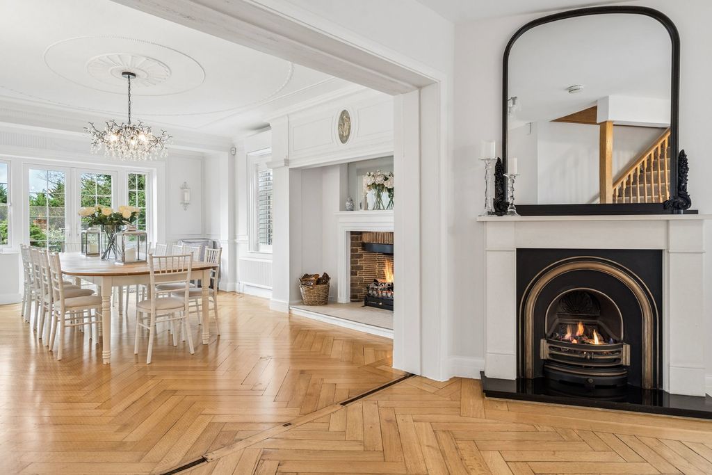 Property photo 3 of 23