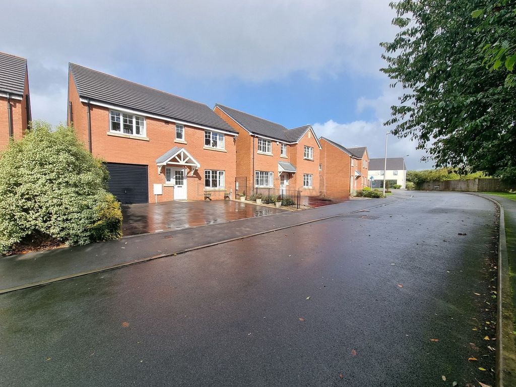 Property photo 1 of 31