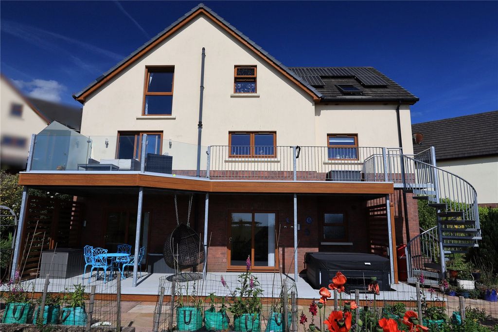 Property photo 2 of 18 Picture No. 20