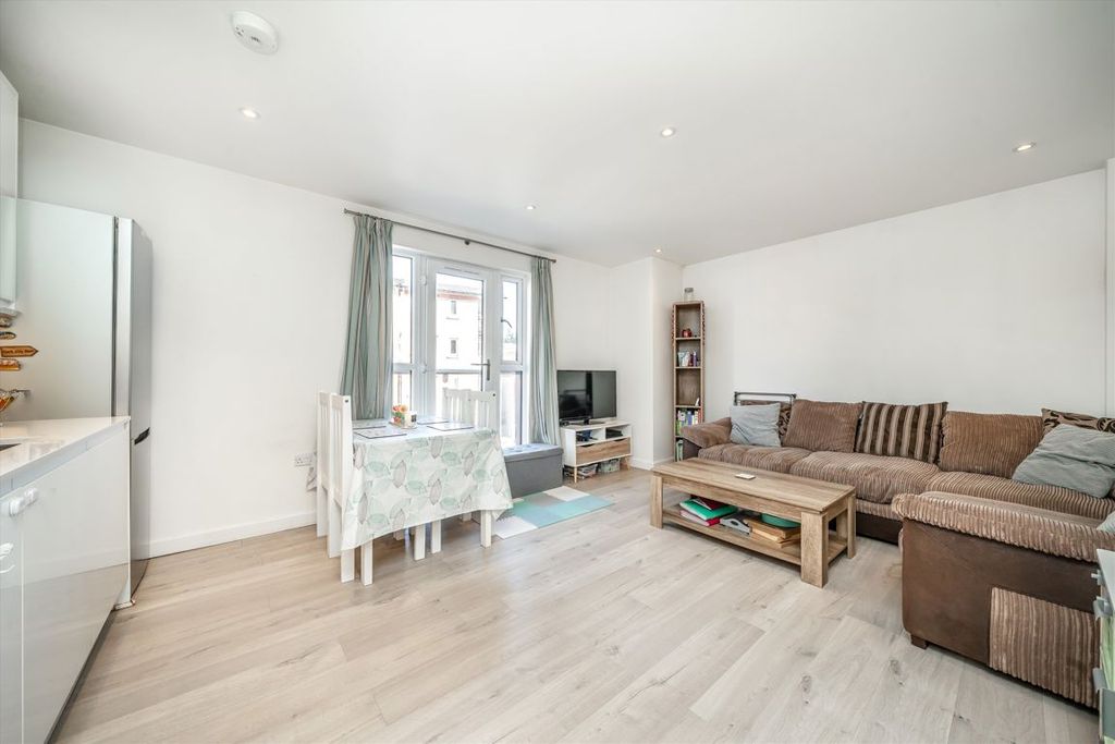 Property photo 2 of 6