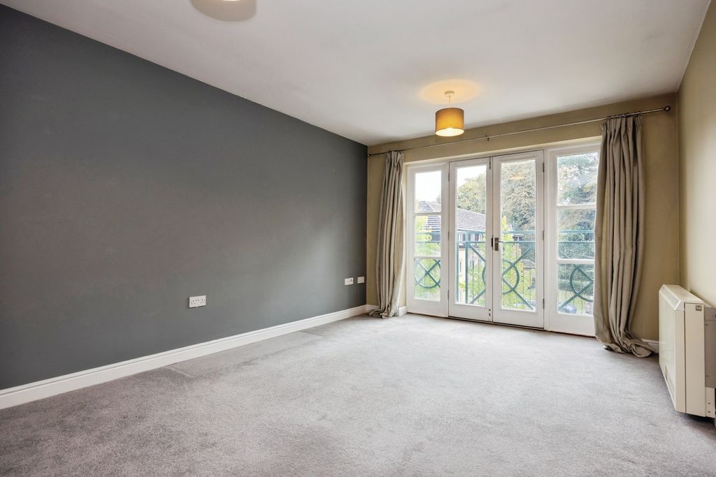 Property photo 3 of 17 Photo