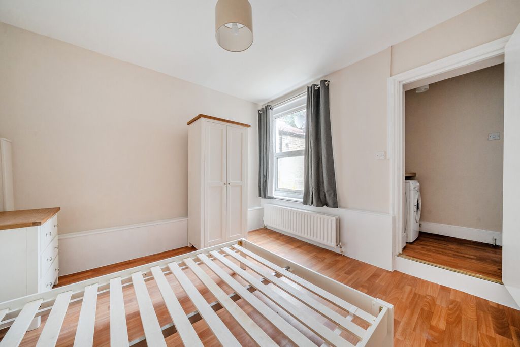 Property photo 3 of 9 1514015-10-1A042c...