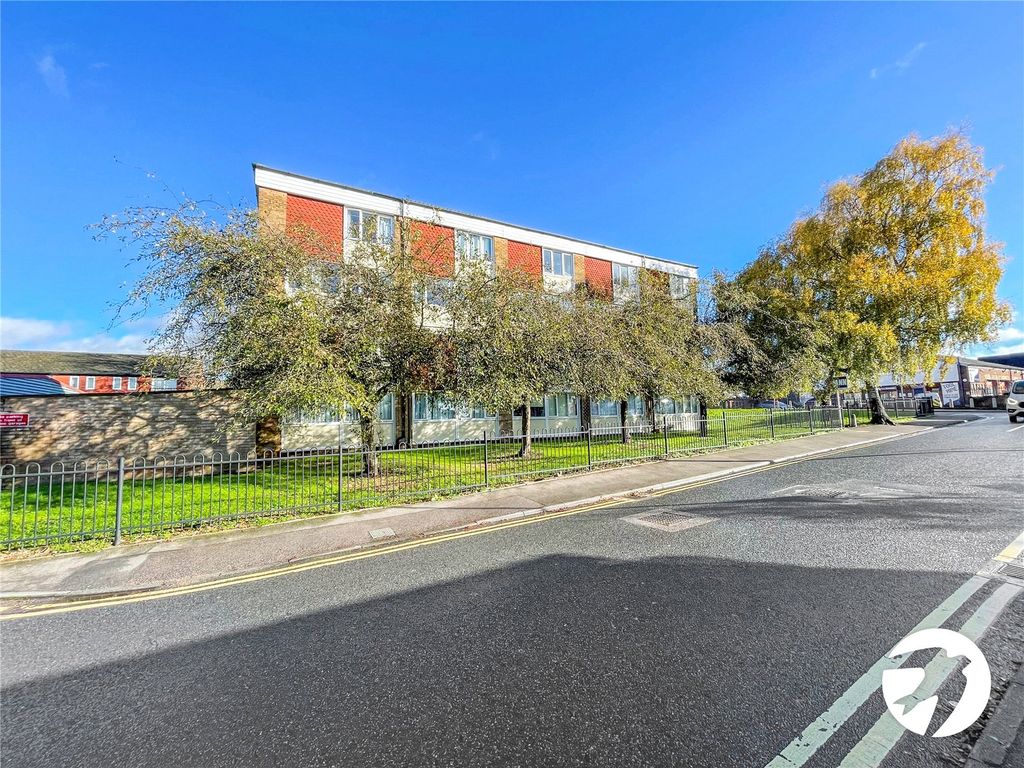 Property photo 1 of 7 External