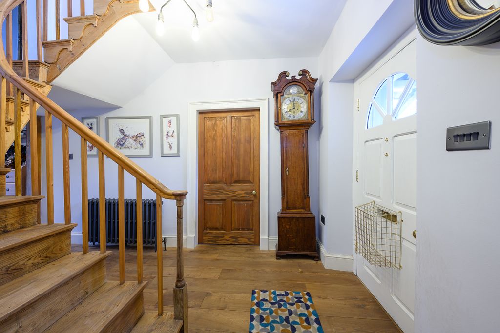 Property photo 3 of 38