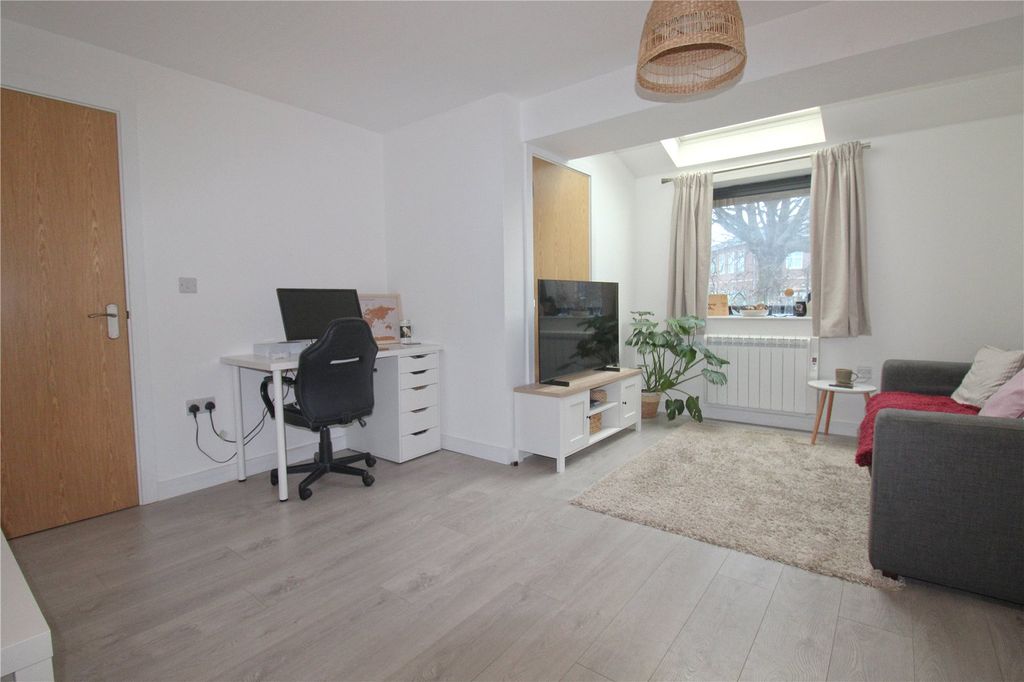 Property photo 3 of 10 Picture No. 13