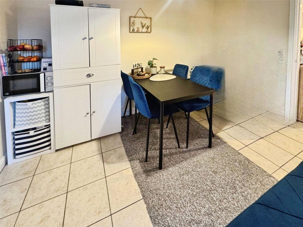 Property photo 2 of 8 Picture No. 29