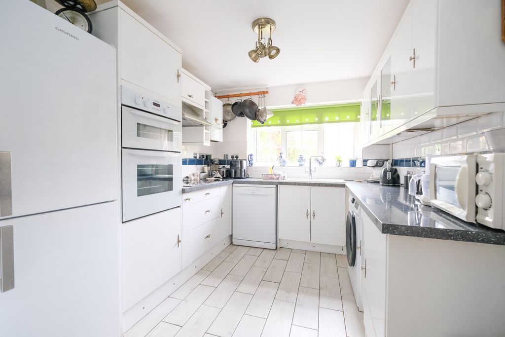 Property photo 3 of 14