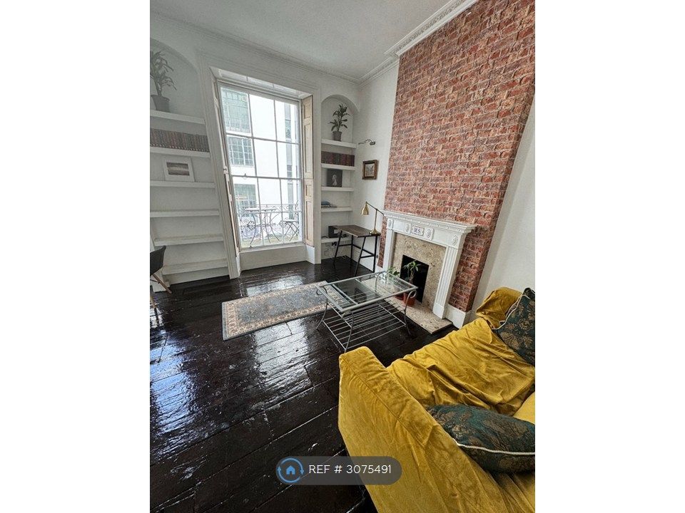 Property photo 1 of 32 Lounge