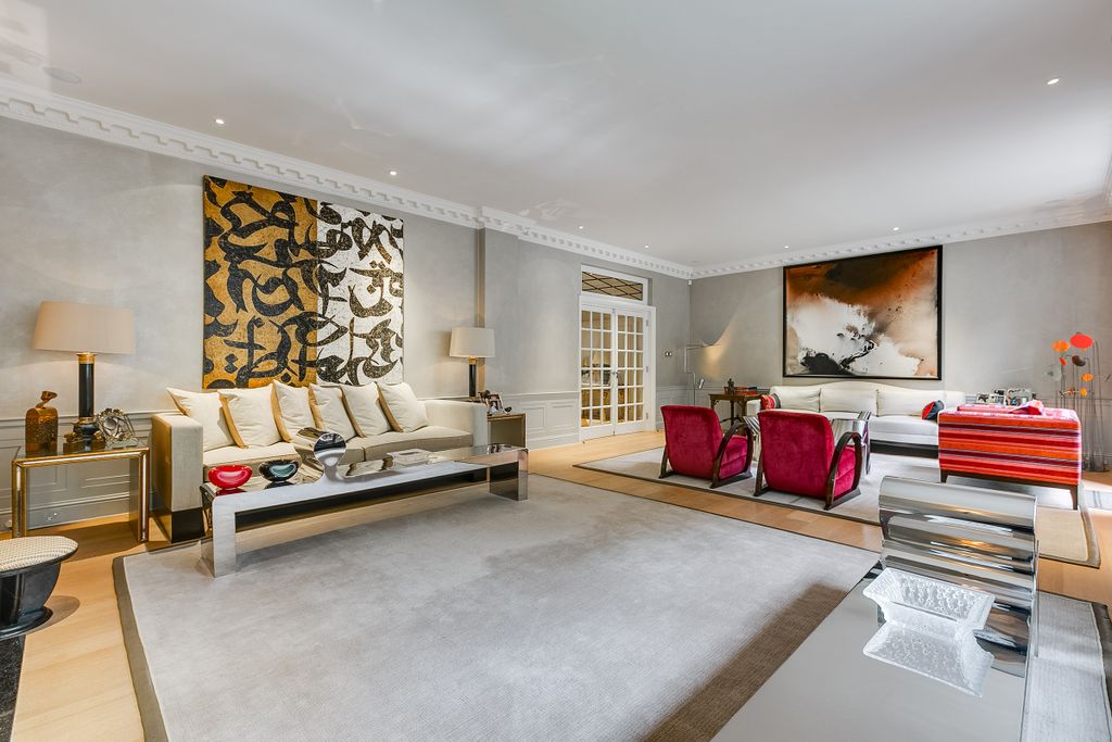 Property photo 3 of 11