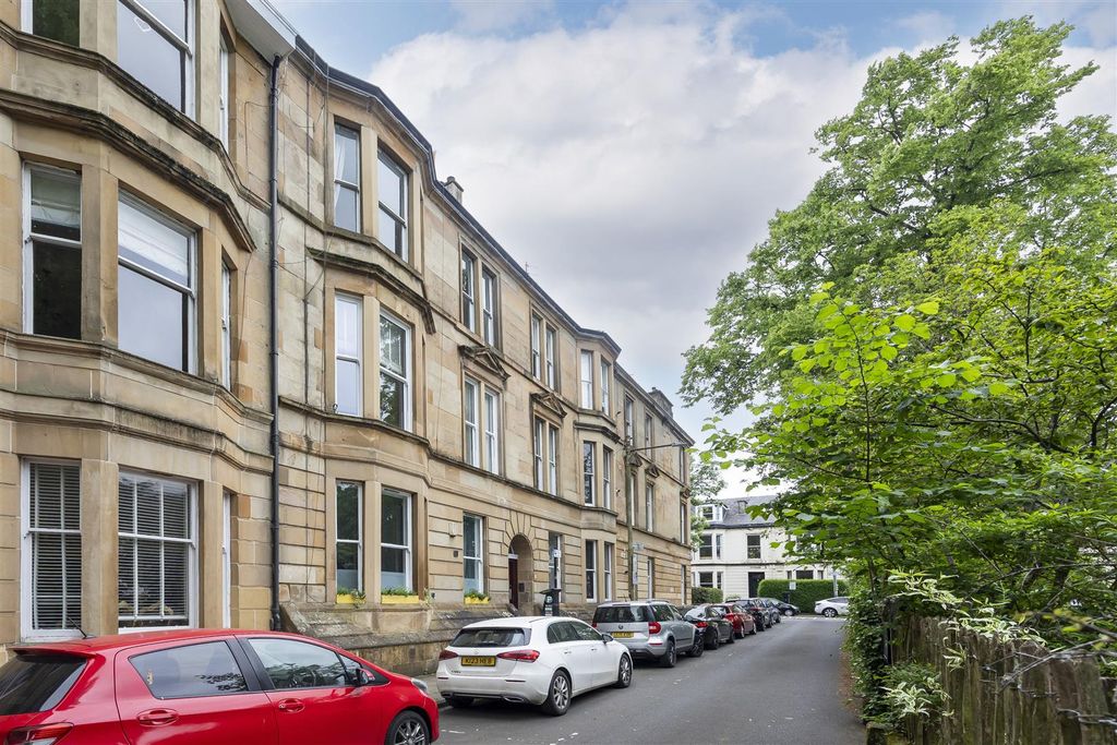 Property photo 1 of 22 2-2_9_Holyrood_Quad_Glasgow_001.Jpg