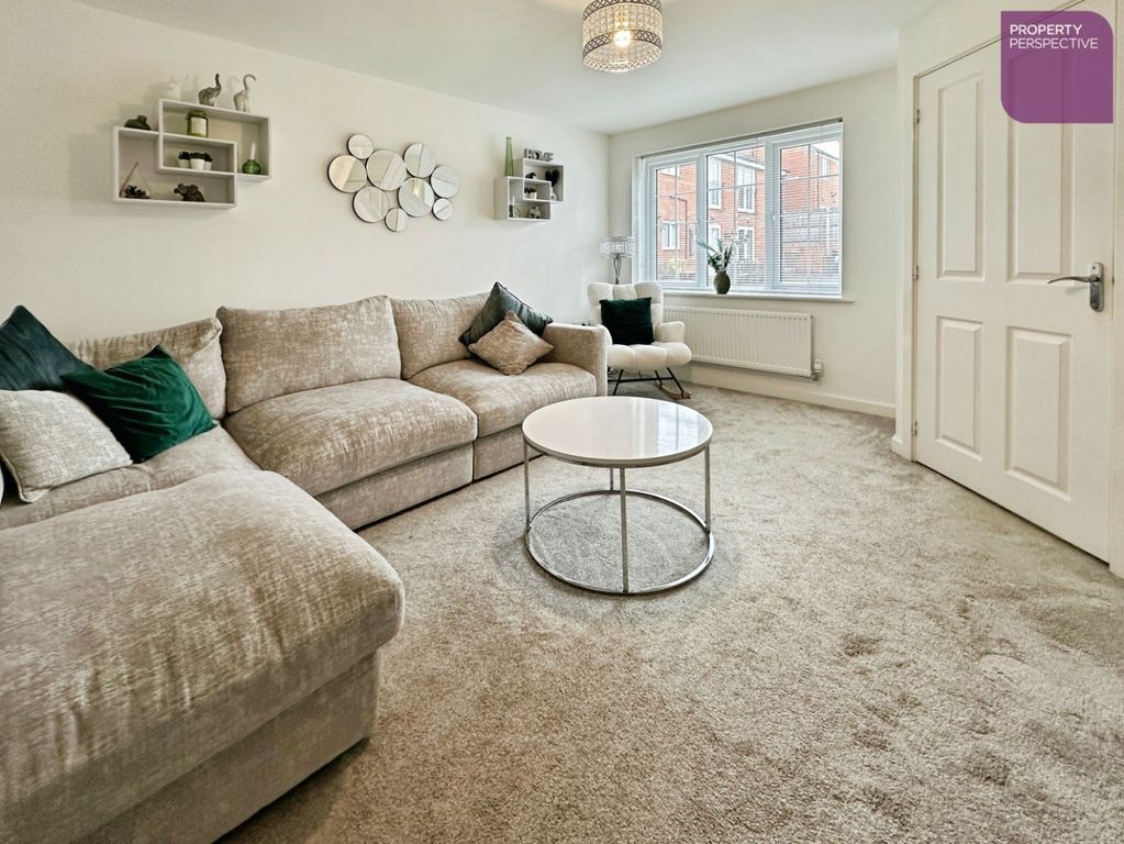 Property photo 2 of 16 Lounge