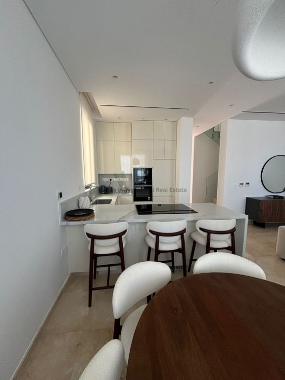 Property photo 3 of 40