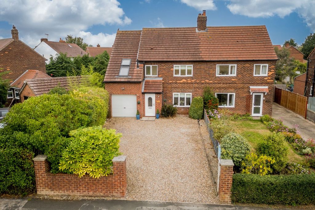 Property photo 1 of 31