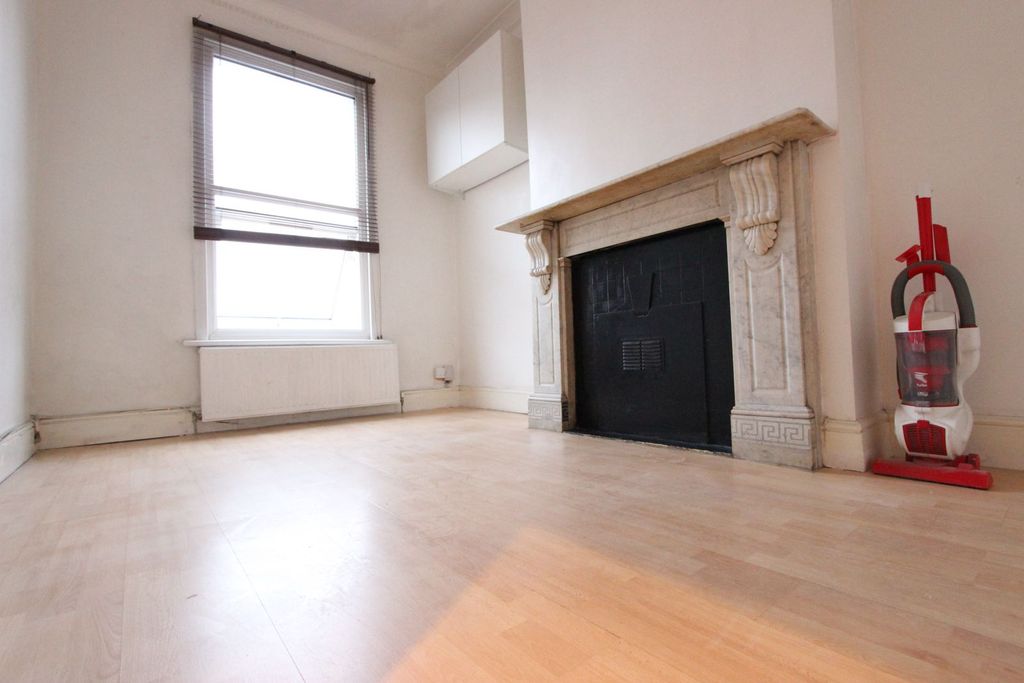 Property photo 2 of 40