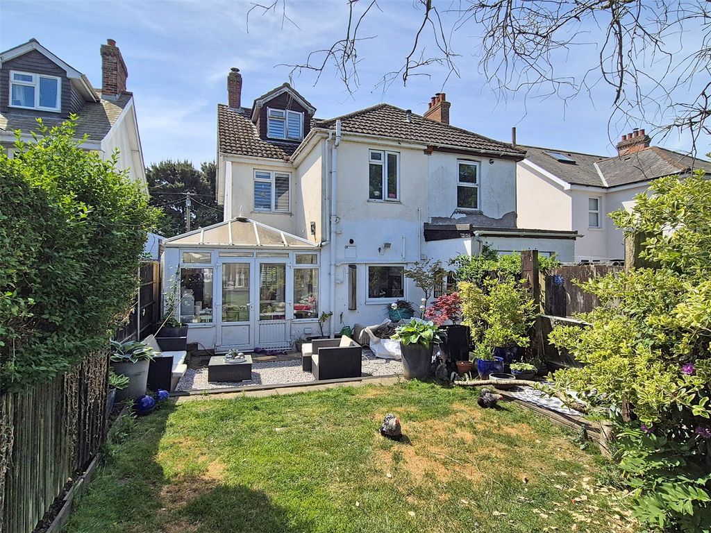 Property photo 2 of 17 Picture No. 27