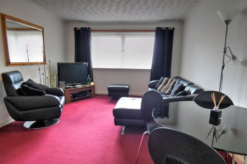 Property photo 1 of 12 Lounge