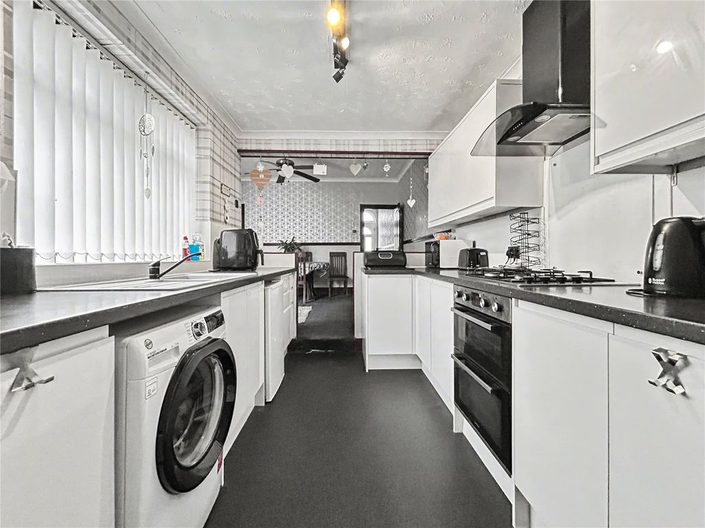 Property photo 1 of 14 Picture No. 09