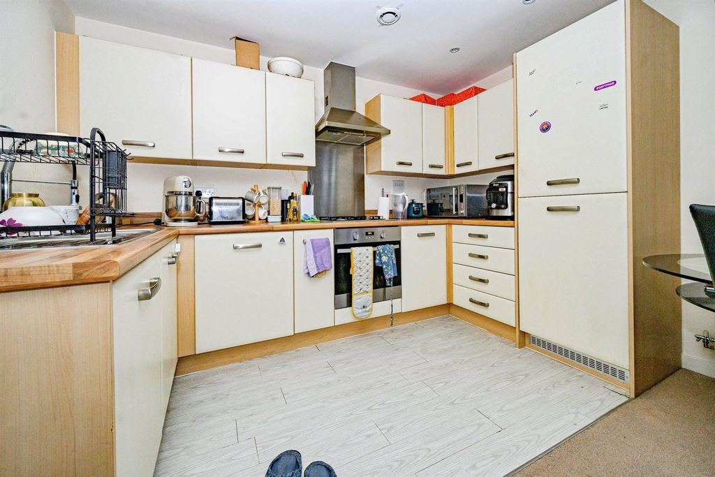 Property photo 3 of 11