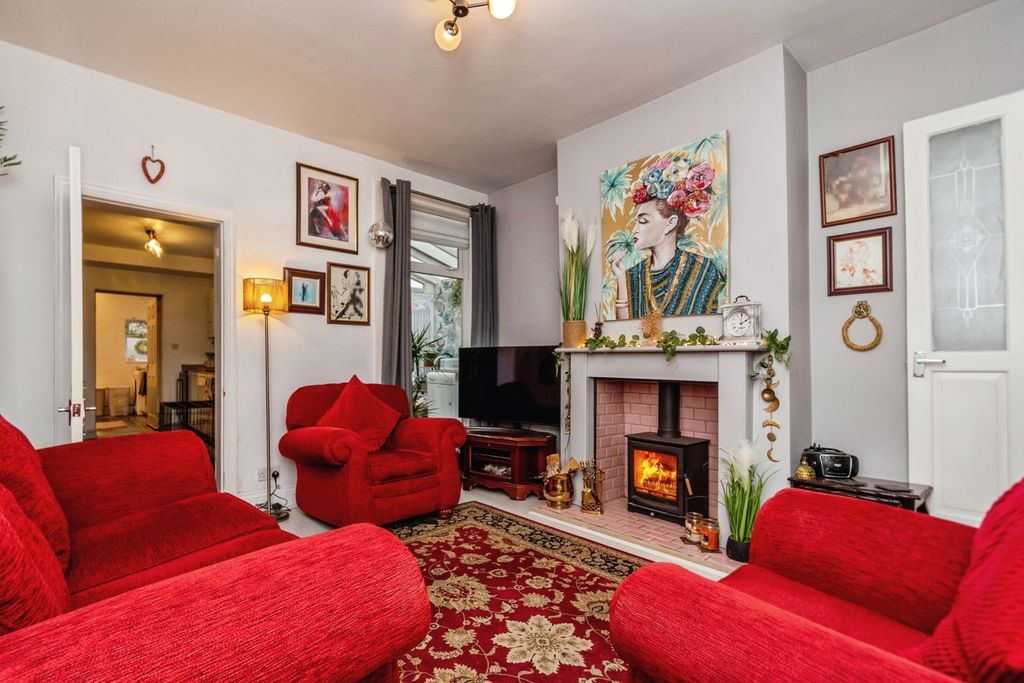 Property photo 2 of 20 Pbox-Img.Jpg