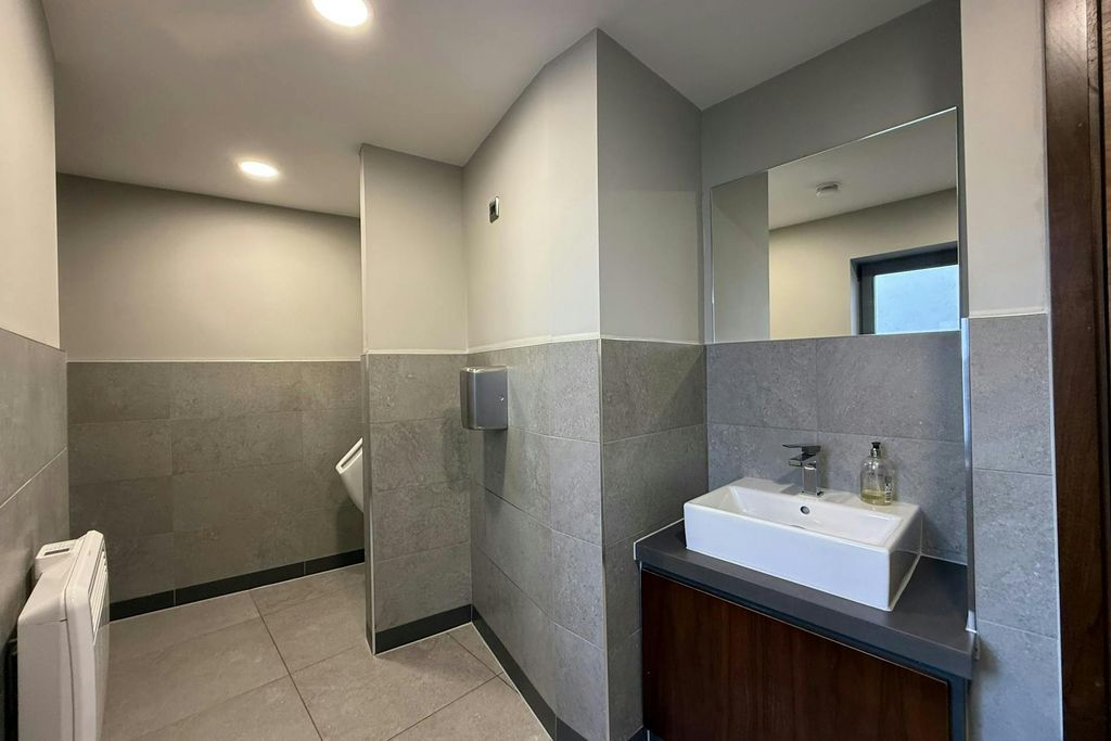 Property photo 3 of 8 1c3Ae50F7520Ccfaf93598bbc7bae746-Img-2173.Jpg