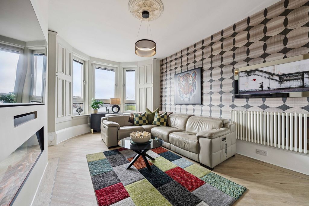 Property photo 2 of 30