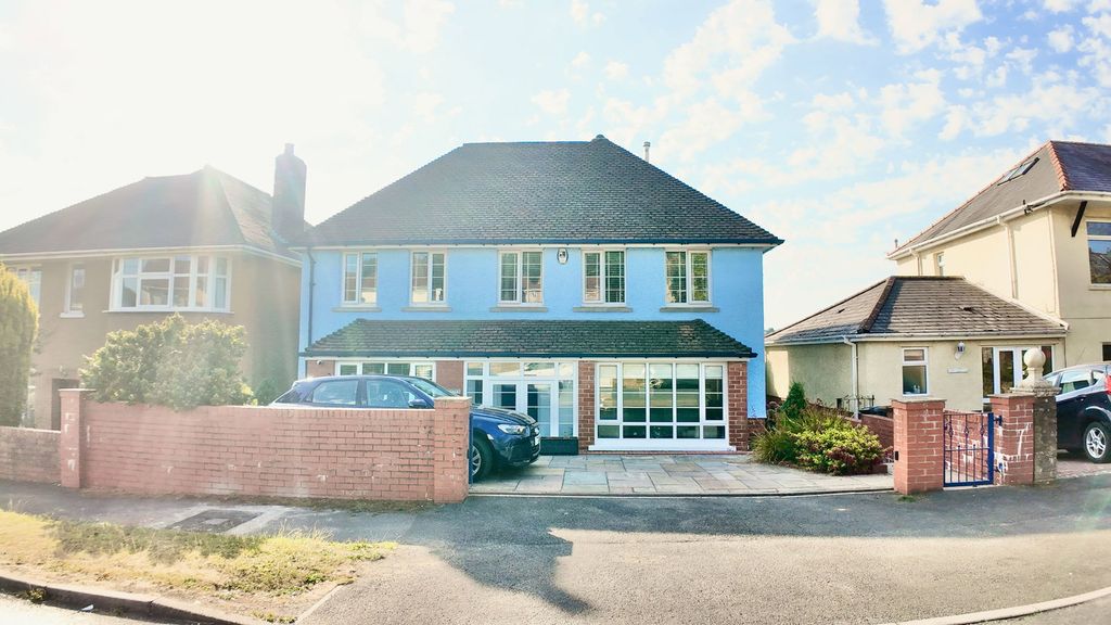Property photo 2 of 56