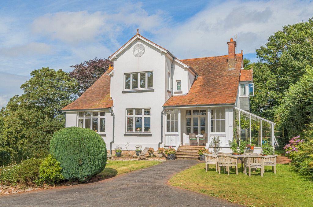 Property photo 2 of 23 Front Aspect