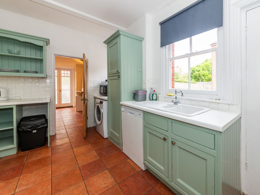 Property photo 1 of 33