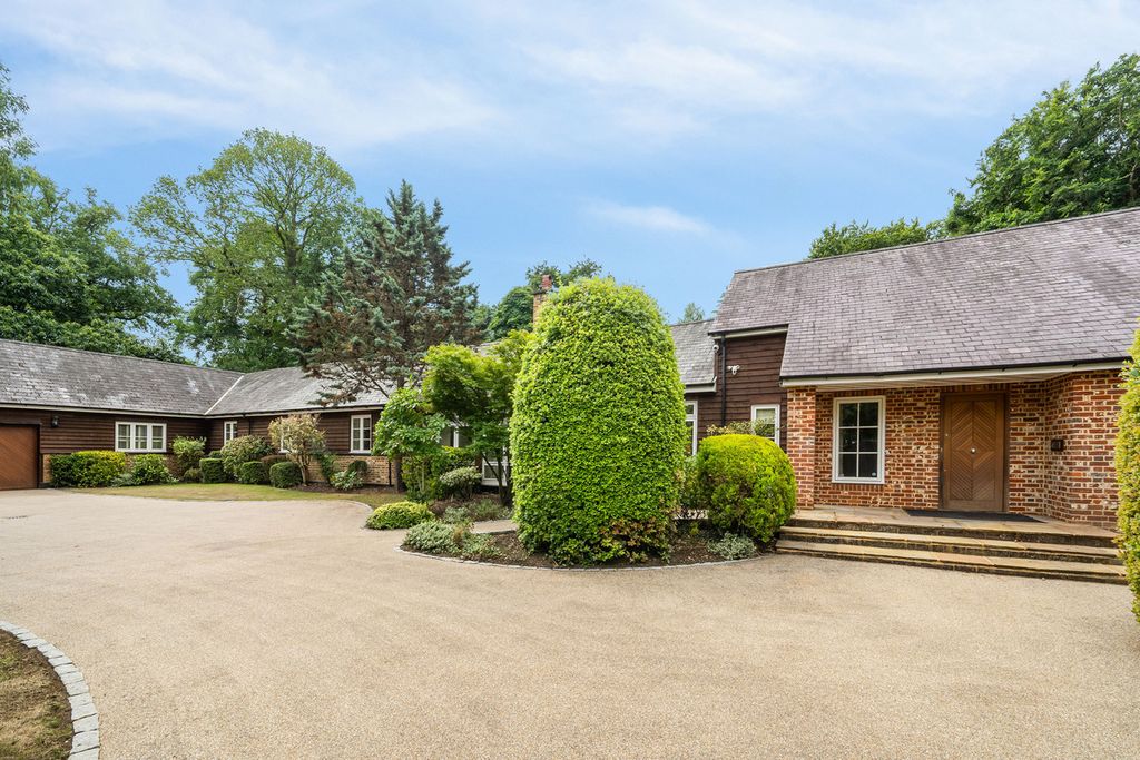 Property photo 2 of 32