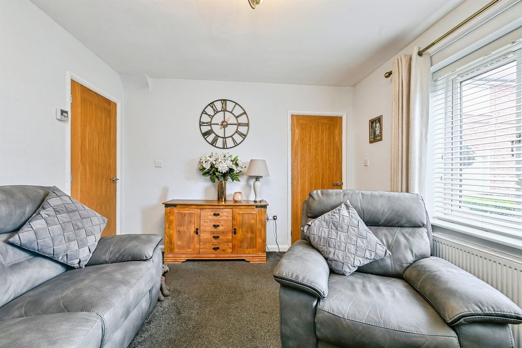 Property photo 3 of 19