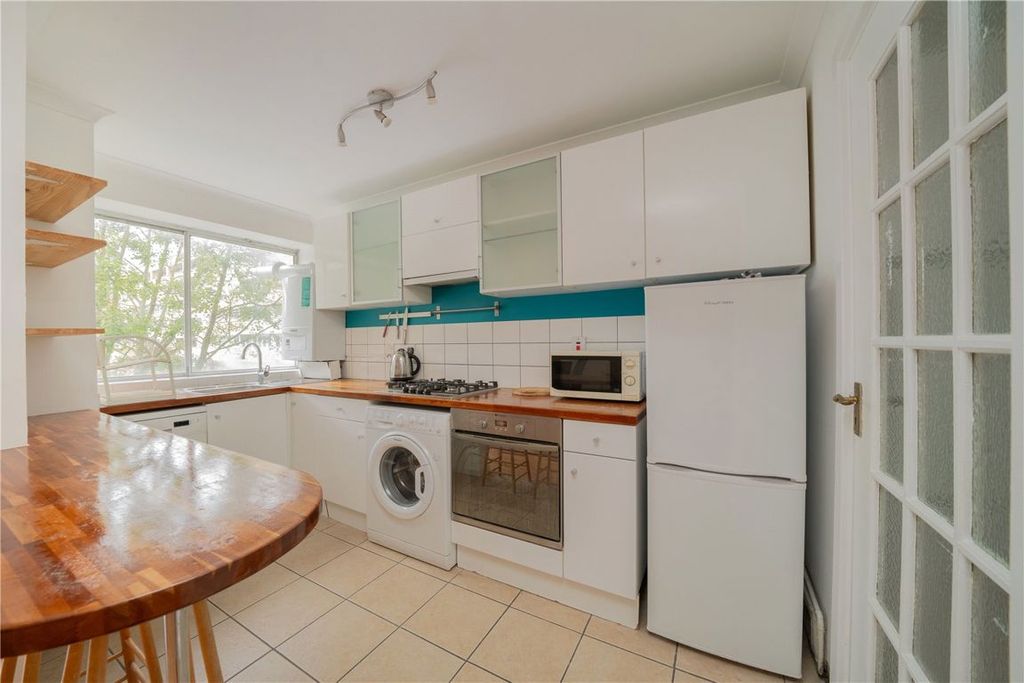 Property photo 2 of 6
