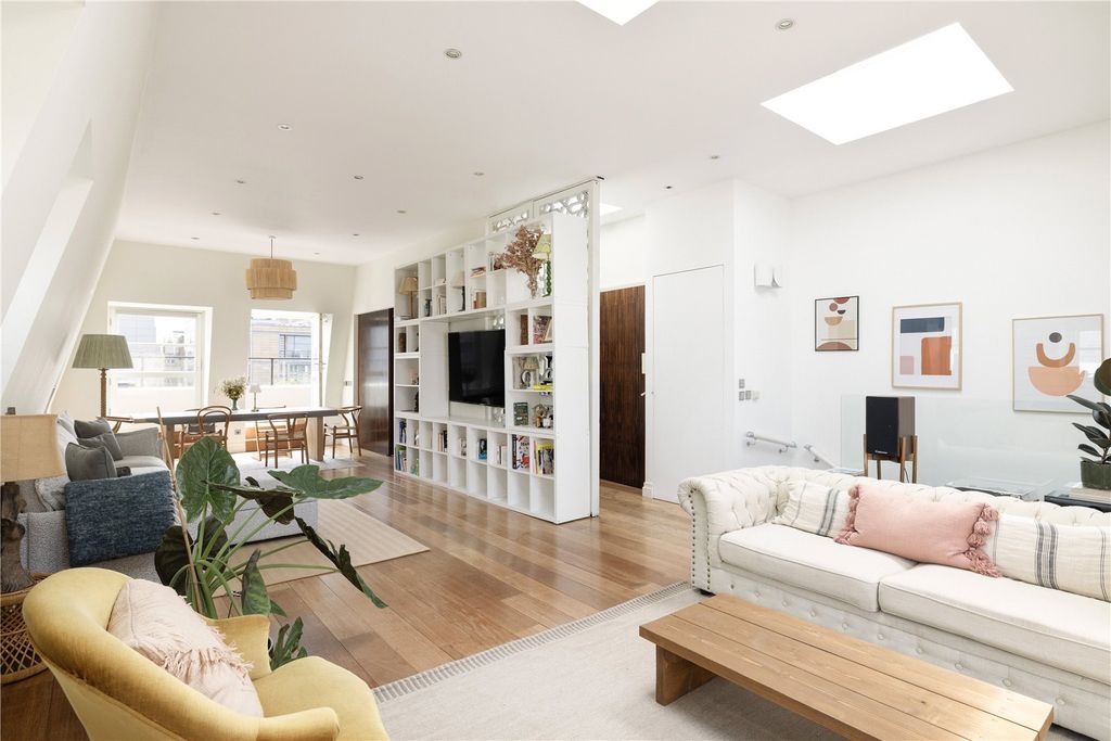 Property photo 1 of 18 Picture No. 02