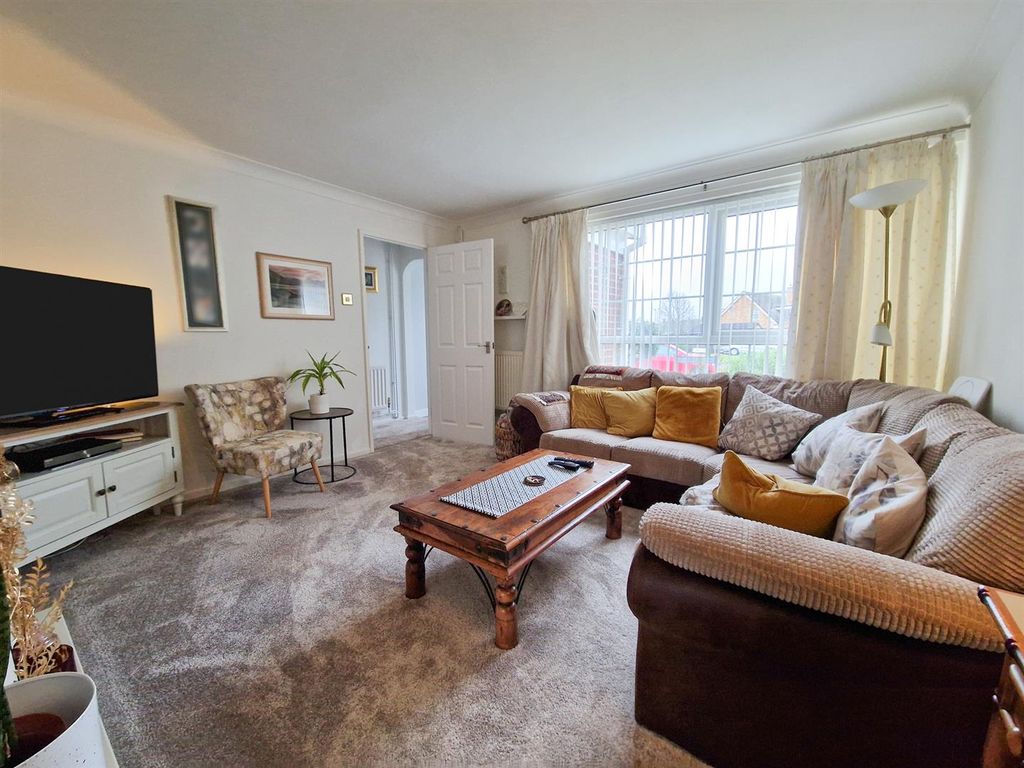 Property photo 2 of 18