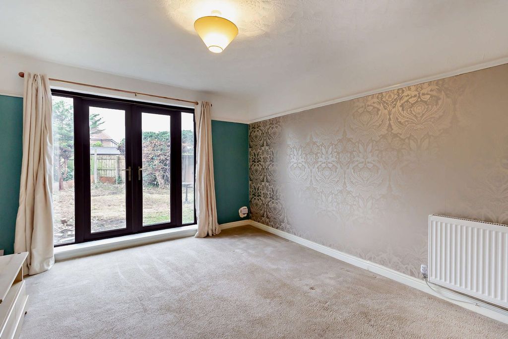 Property photo 3 of 28