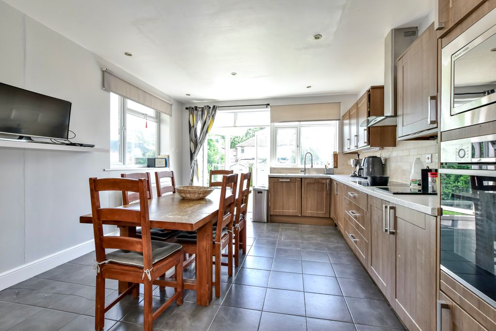 Property photo 2 of 23 Dsc_0359-Dsc_0360