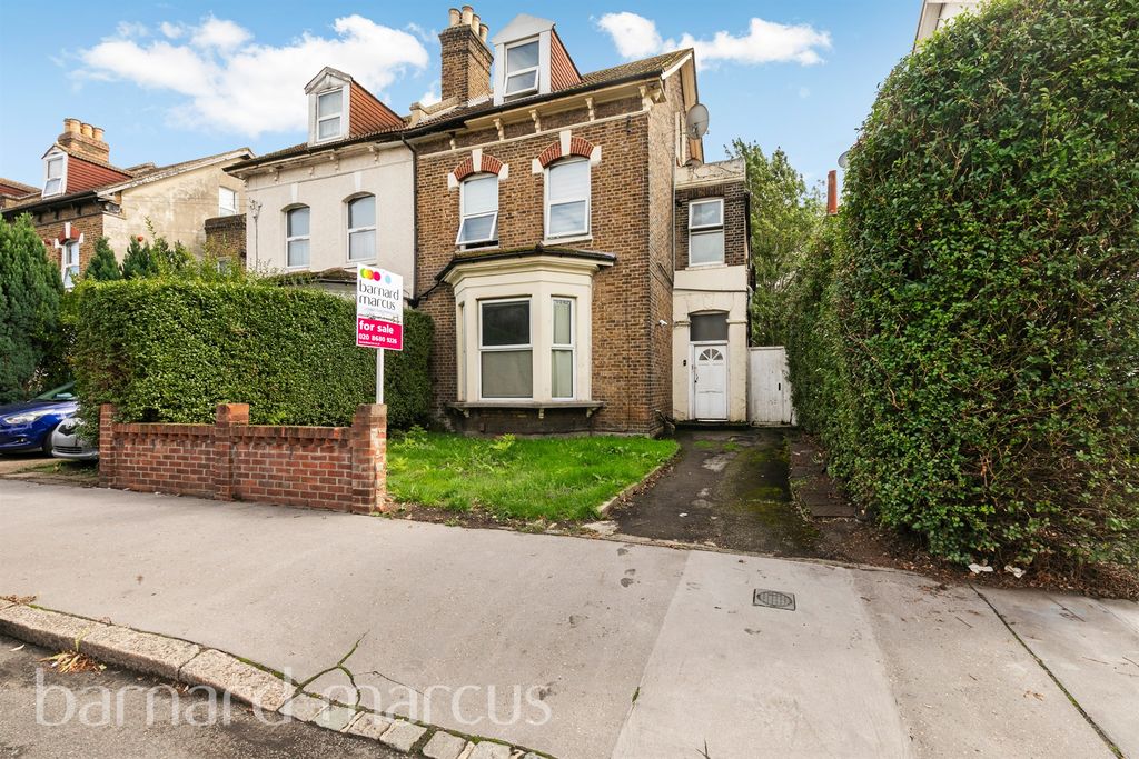 Property photo 1 of 17