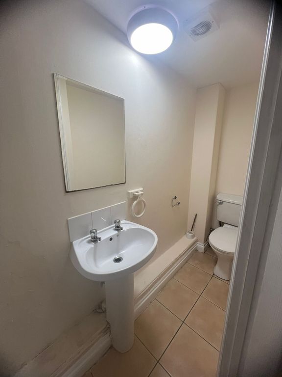 Property photo 2 of 6