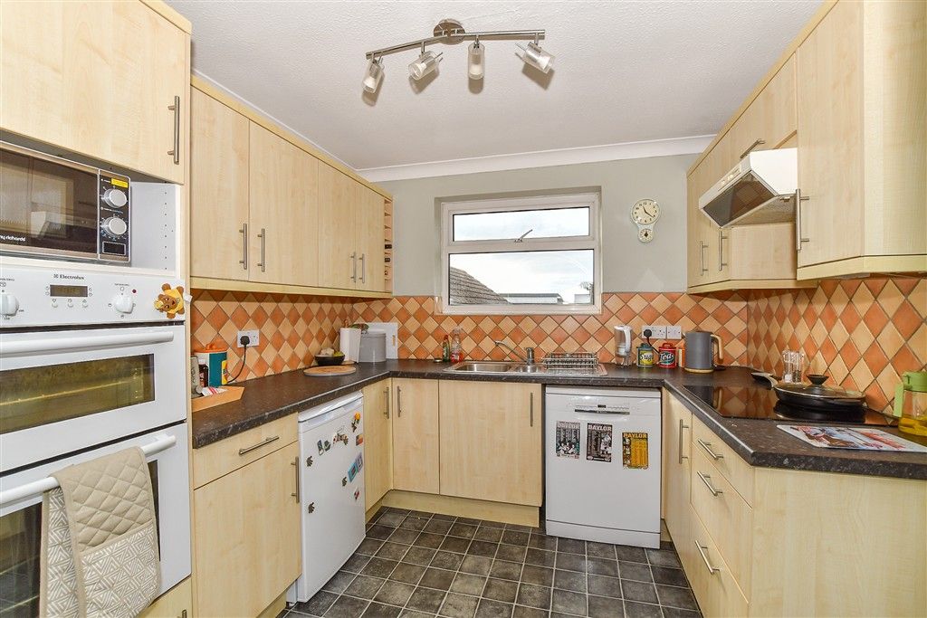 Property photo 1 of 11 Kitchen