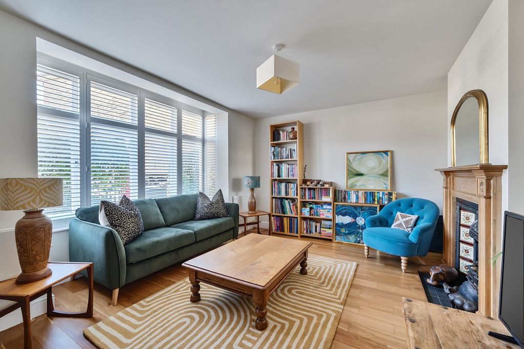 Property photo 3 of 19