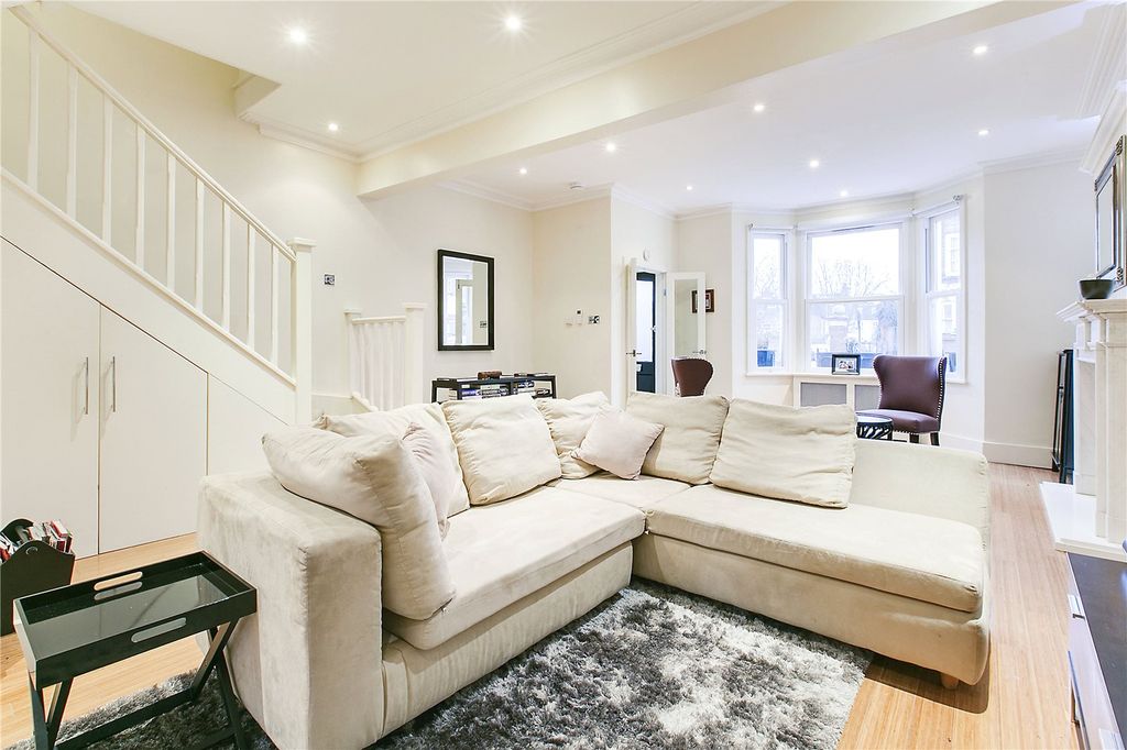 Property photo 1 of 8 Reception Room