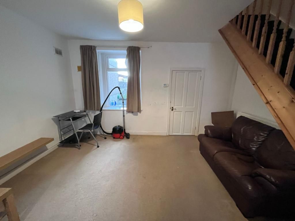 Property photo 3 of 11 Living Room