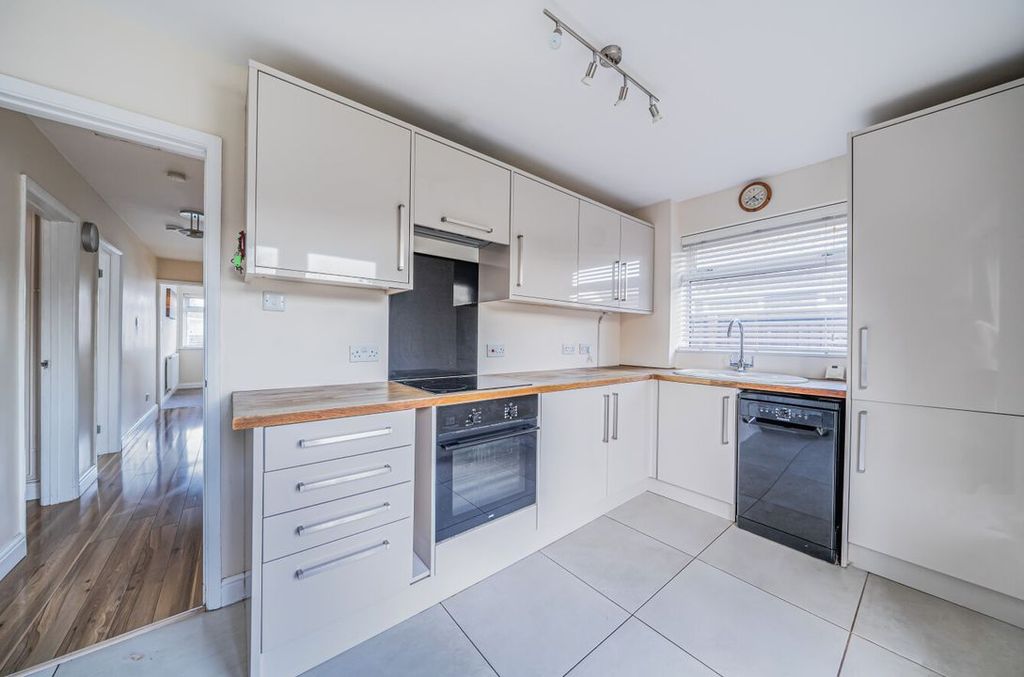 Property photo 2 of 11 140099412697A4E42Eeaa2