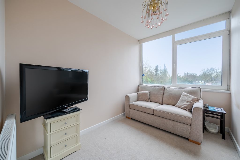 Additional image 10 of 2 bed flat for saleRay Mead Road, Maidenhead SL6