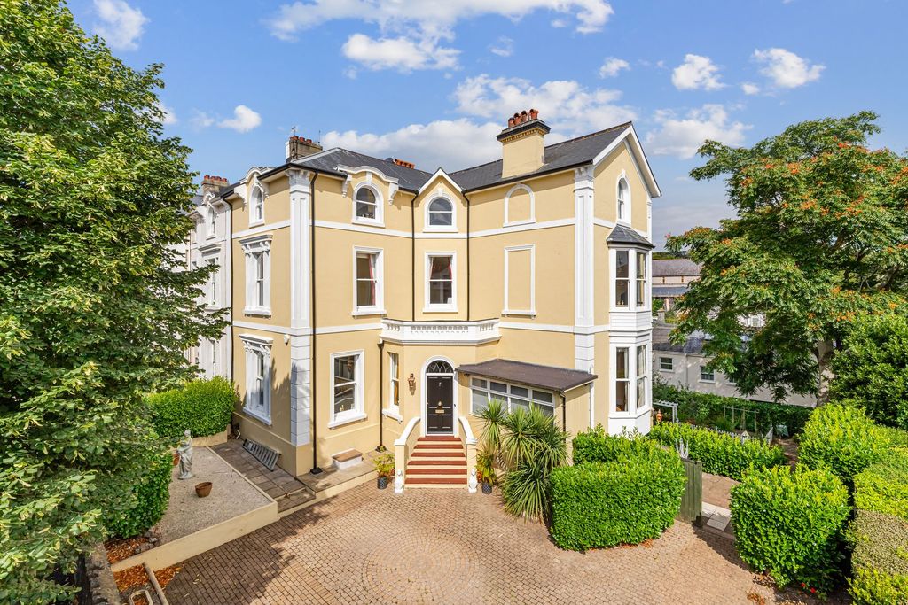 Property photo 1 of 56