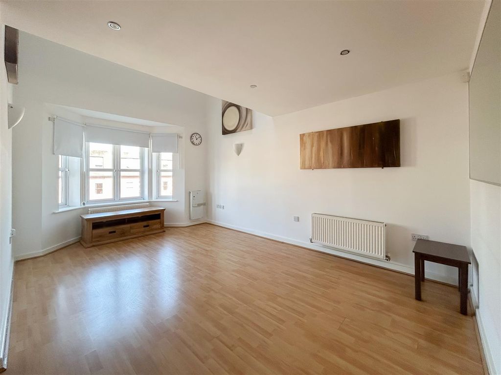 Property photo 2 of 16 Living Room